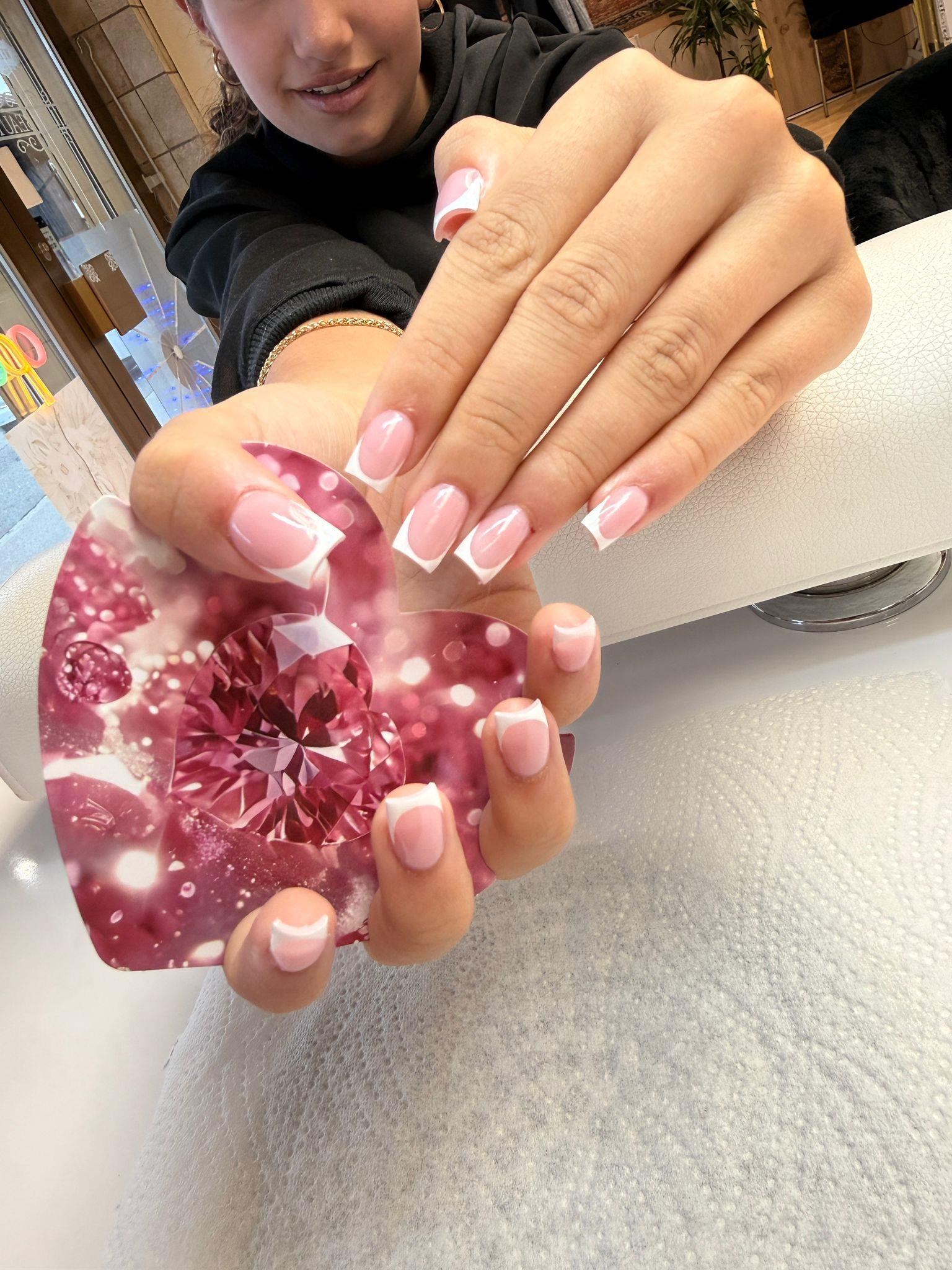 Pariser Nails – Signature Look